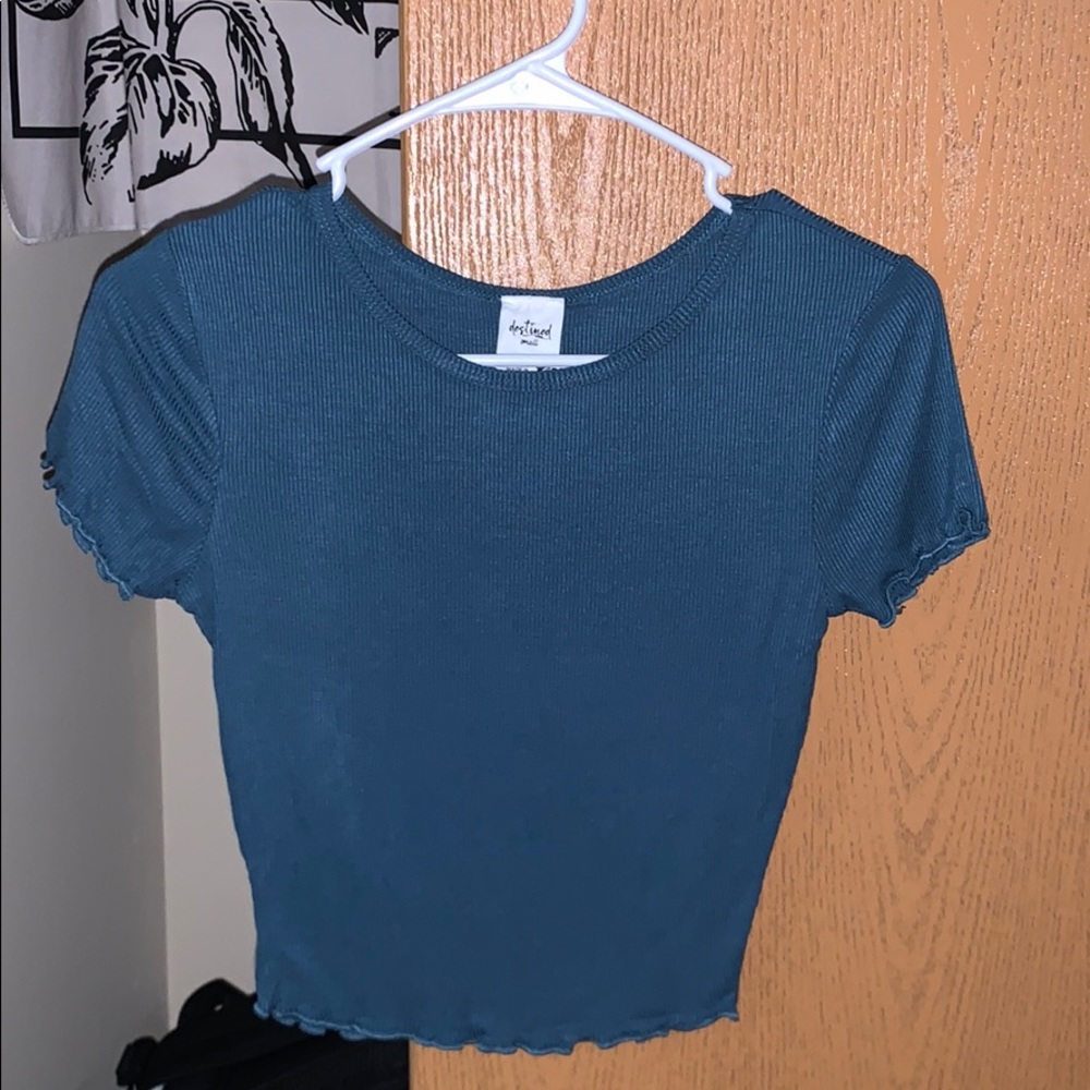 Tillys cropped short sleeve